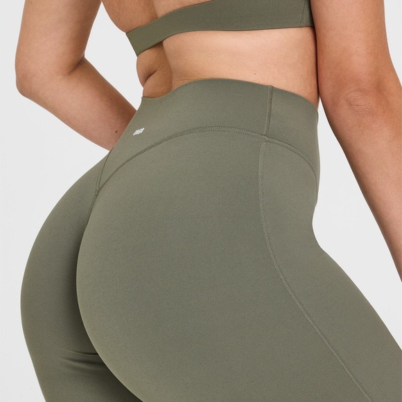 *SOLD*Oner Active Softmotion Straight Leg Pants With White Logo in Alpine Green - Picture 4 of 8